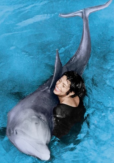Margaret Lowe's relation with Peter Dolphin