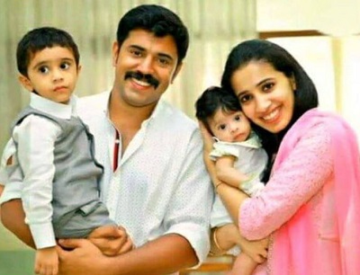 Rinna Joy with his husband Nivin Pauly and kids Daveed and Rosa Treesa
