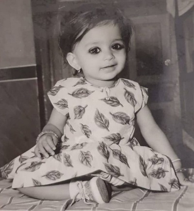 Sima Taparia childhood picture