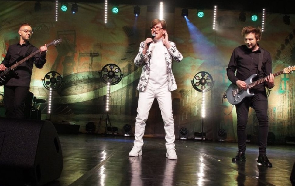 Edward Hulewicz during live concert