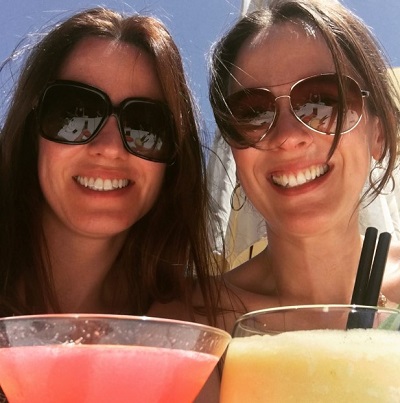 Lady Sarra Hoy photograph with her sister