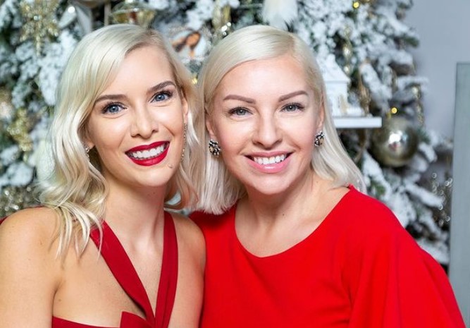 Oksana Kolenitchenko with her mother