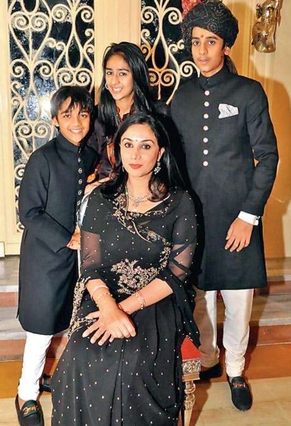 Padmanabh Singh with mother and siblings