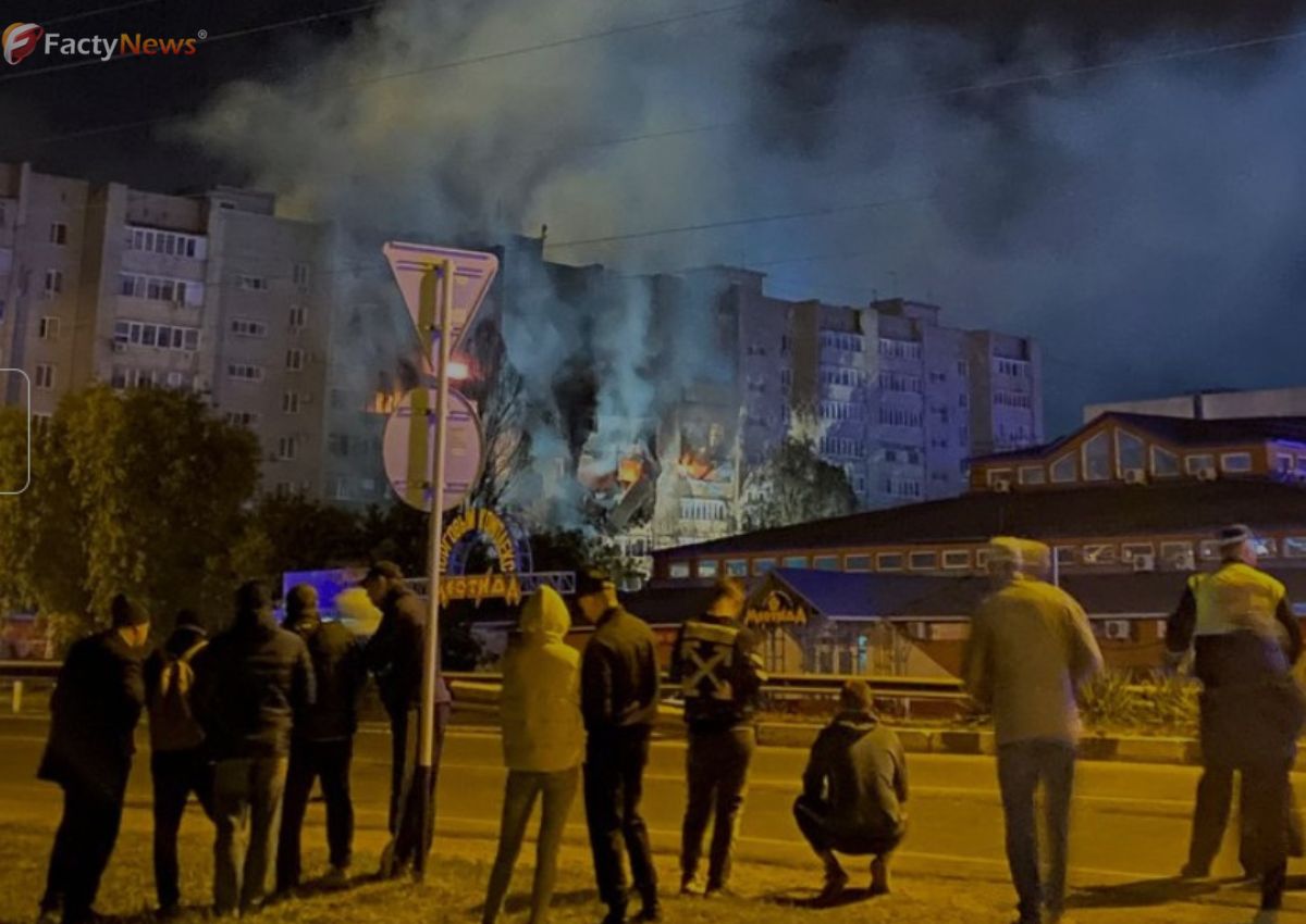 13 killed after Russian jet crashes into a building