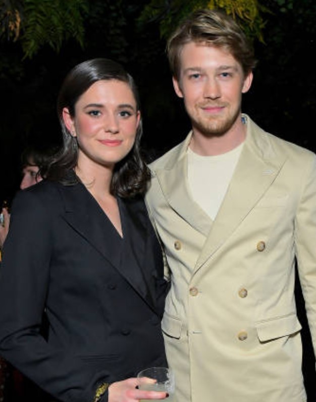 Alison Oliver and Joe Alwyn co actor