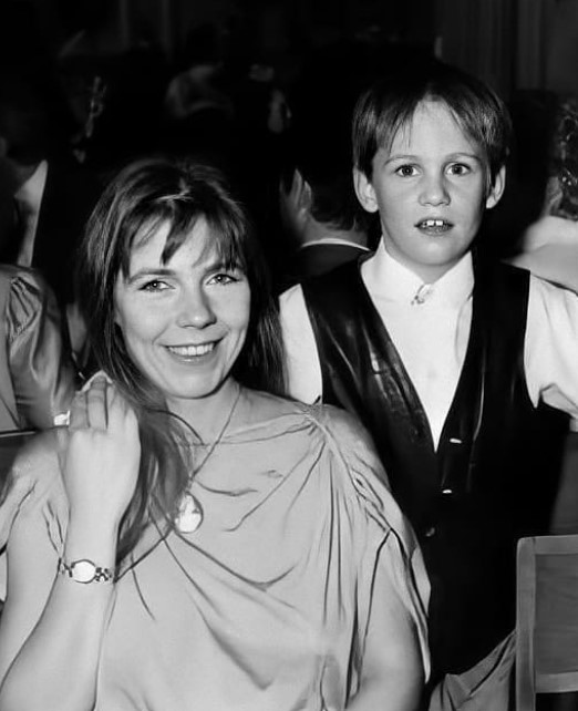 An old image of My Skarsgård with her kid