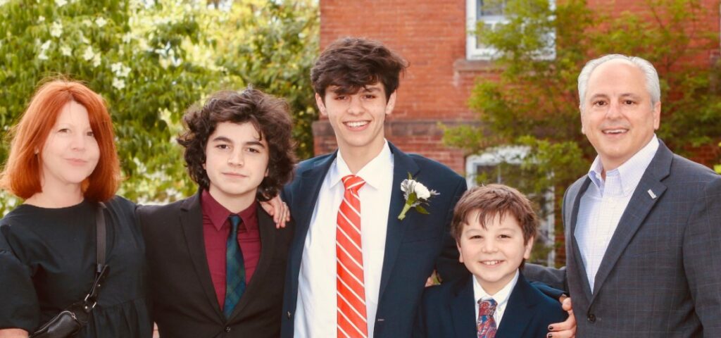 Griffin Santopietro with his family father (John Santopietro), mother (Kathy Santopietro), Max Santopietro (elder brother), and younger brother