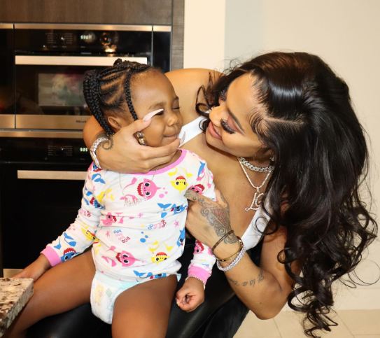 Lira Mercer with her daughter