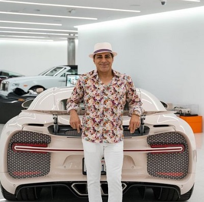 Manny Khoshbin worked as assistant in his beginning days