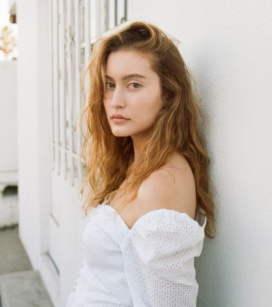 Model Olivia Macklin