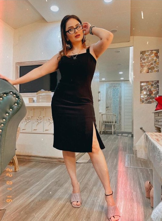 Parvati Sehgal height weight and Body Stats