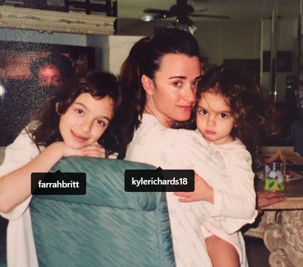 An old image of Alexia with her mom Kyle Richards and sister Farrah Aldjufrie
