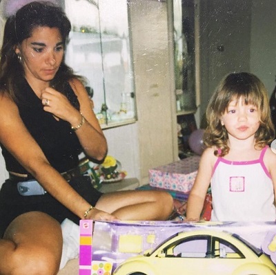 Dytto childhood picture with her mom Diane Kelley