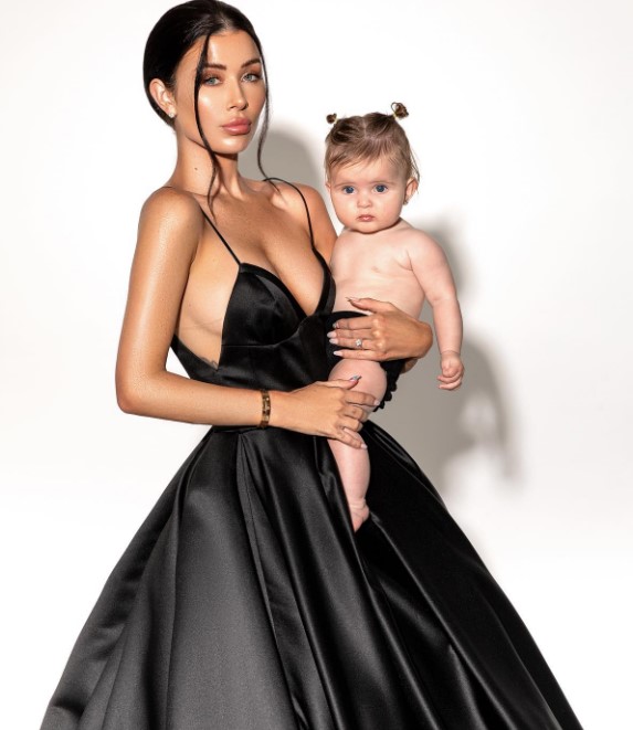 Gemma Lee Farrell and her daughter