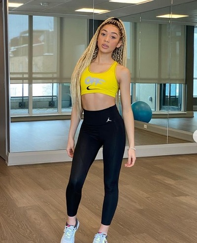 Kamaia Fairburn's height is 5 feet 5 inches