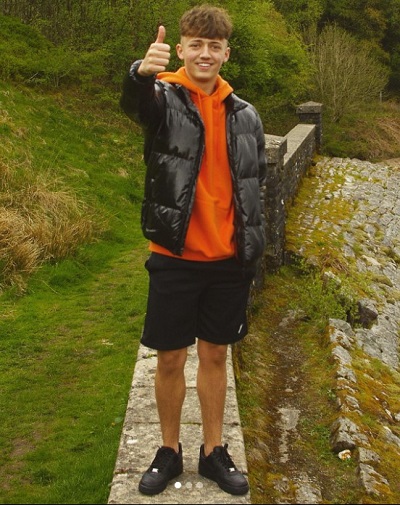 Lewis Leigh height is 5 feet 8 inches