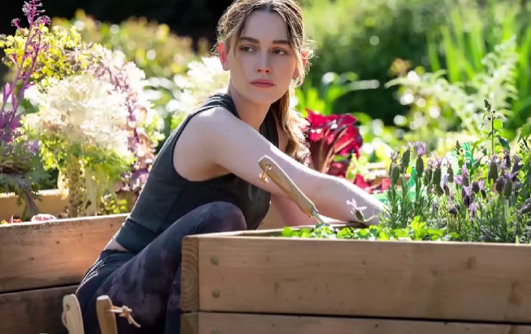You Season 4 Release Date, Cast & Trailer