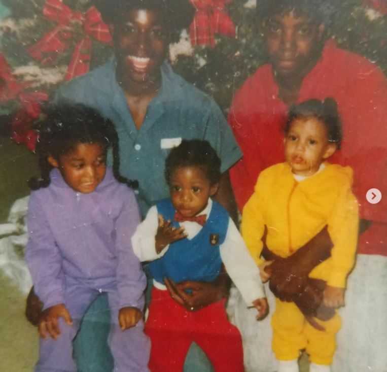 childhood photo of Crystal Renay with her family