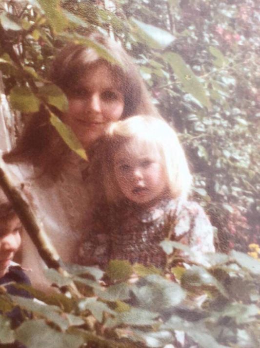 A childhood image of Daniella with her mom