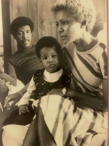 An old image of Carolyn Silas with her husband Paul and son Stephen