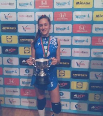 Bárbara Parada wons trophy