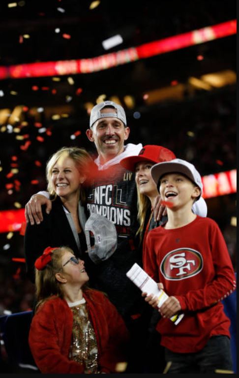 Mandy Shanahan with her husband Kyle Shanahan and kids
