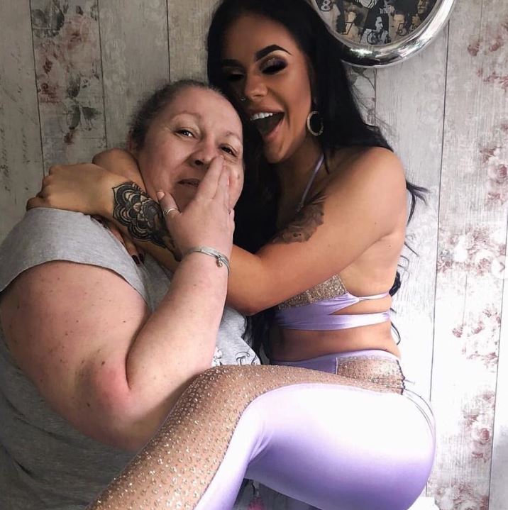 Rachel Kaitlyn with her mom