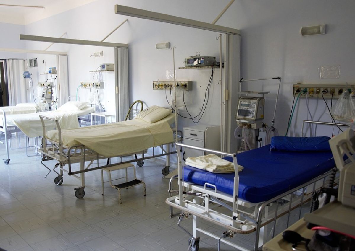 Seasonal illnesses strain UK hospitals immensely