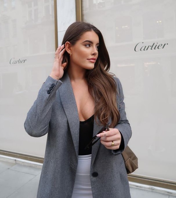 Sophie Stonehouse Net worth is $200K USD as of 2022