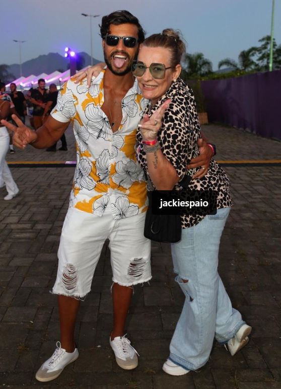 About Maikel with his live-in partner Jackie Sampaio