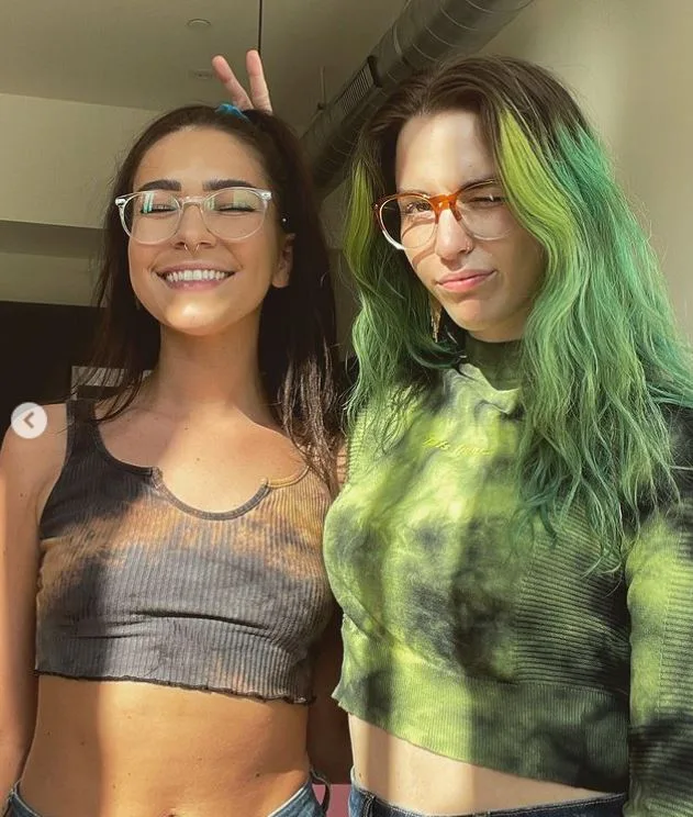 Bailey Eilish with her friend Miamon Roe
