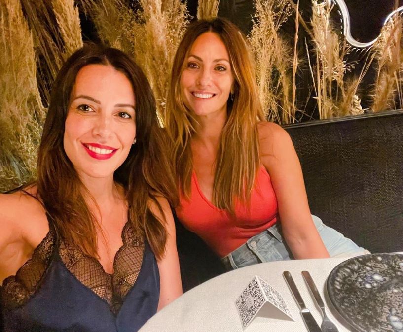 Nagore Aranburu with her friend