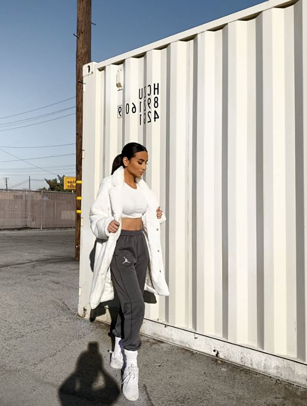 Rosa Esparza's height