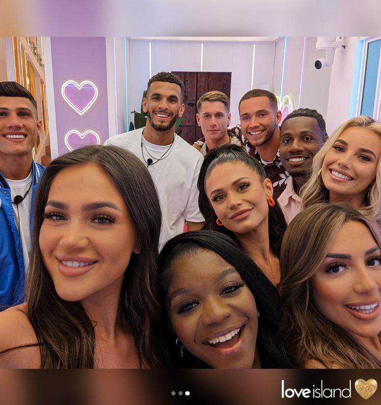 Tanya Manhenga with her housemates of Love Island