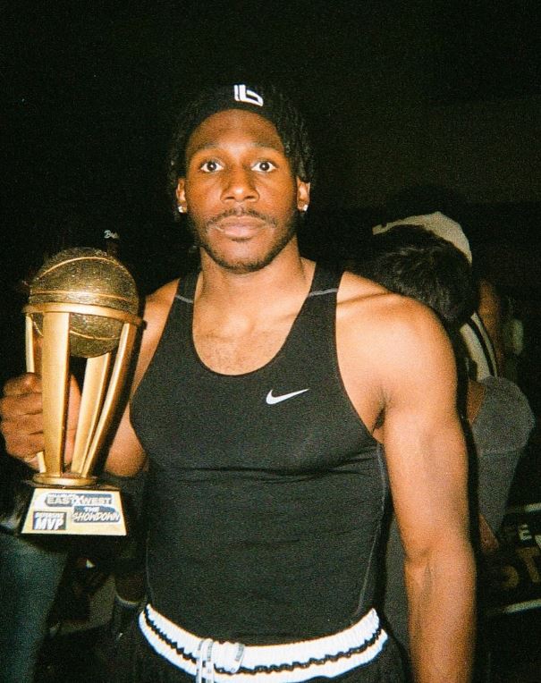 Tor’i Brooks won trophy