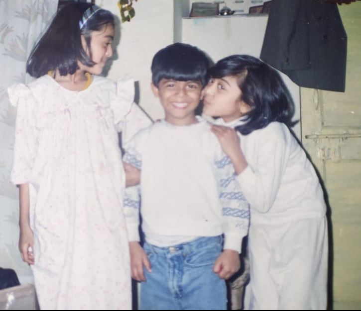 Falaq Naaz's childhood image with her siblings
