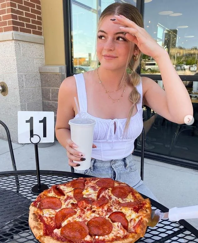 Lauren Enslow's Favorite food is pizza
