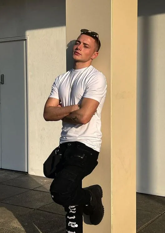Ryan Snellings loves photo shooting