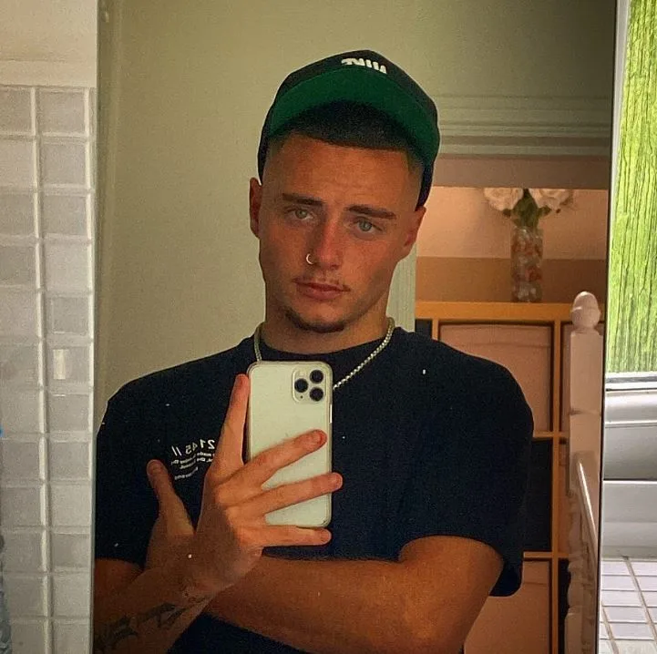 Ryan Snellings loves to take mirror selfies