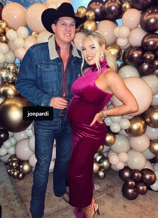 Summer Duncan with her husband Jon Pardi