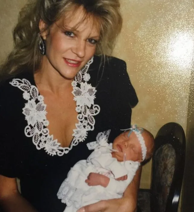 Summer Duncan's childhood image with her mother Sharon Duncan