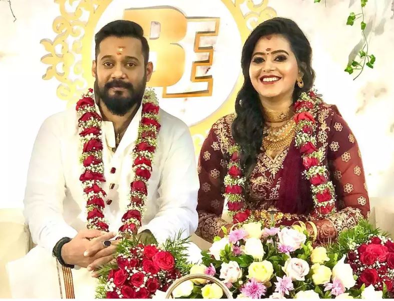 Elizabeth Udayan and her husband Bala's wedding image