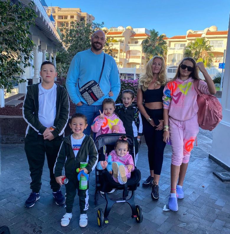 Paris Fury with her husband Tyson Fury and kids
