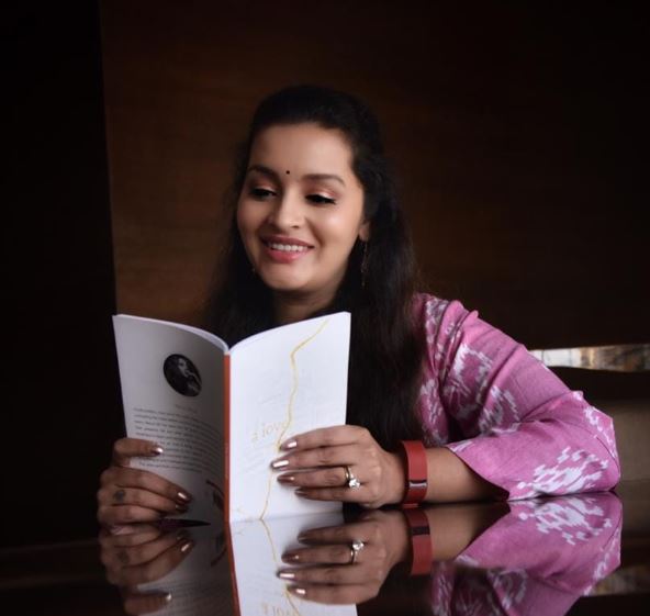 Renu Desai likes book reading