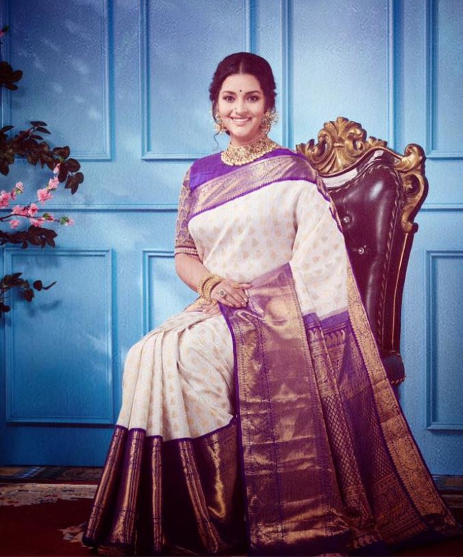 Renu Desai loves to wear sarees
