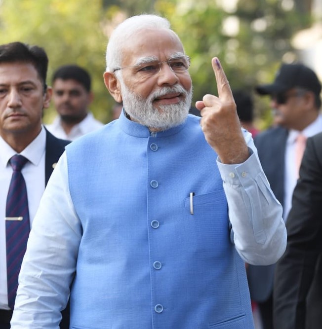 Elon Musk Follows PM Narendra Modi on Twitter News & Updates