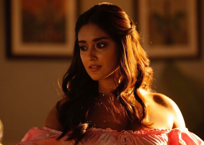 Ileana D'Cruz Announces Pregnancy on Social Media