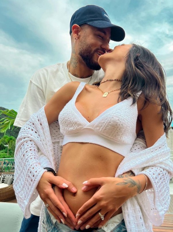 Neymar and Bruna Biancardi announced that they are expecting their first child together