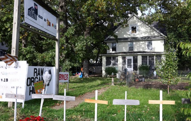 Chicago Landlord Joseph Czuba Stabs 6 years old Muslim Boy