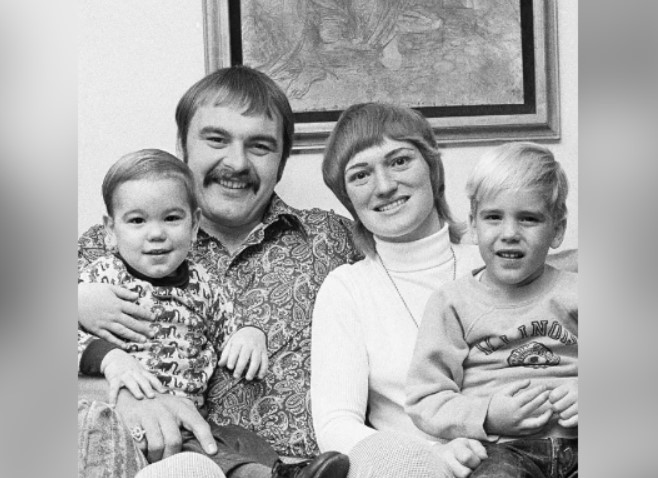 Helen Essenhart Family & Children